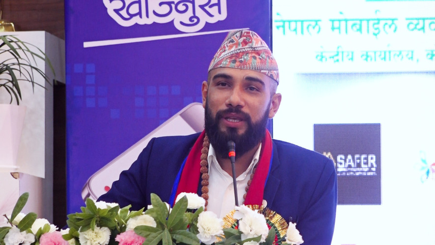 ‘ग्रे मार्केट’ फस्टाउँदा मोबाइलका वैध कारोबारी सङ्कटमा